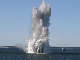 http://www.royal-navy.mod.uk/upload/img_400/mine-explosion.gif